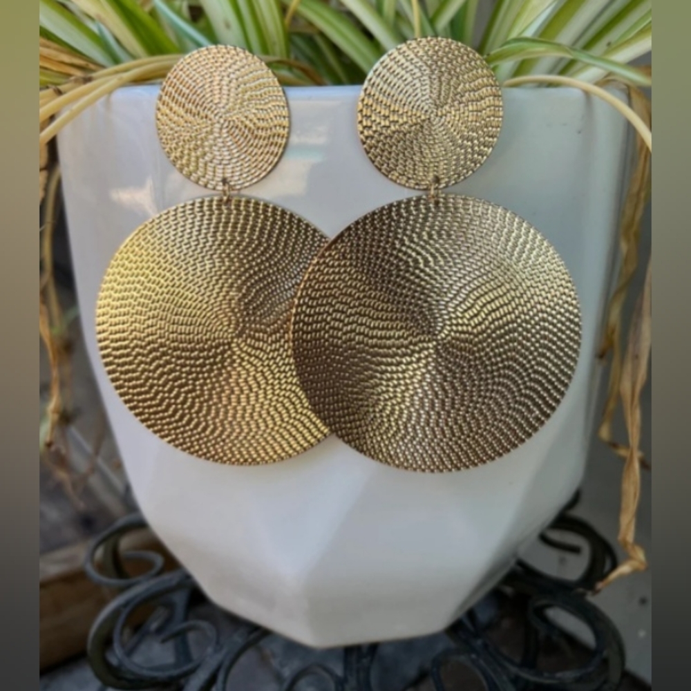 Gold Round Earrings - Picture 6 of 11